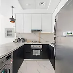Amazing 1 Bdr Luxury Residence Dubai Arjan